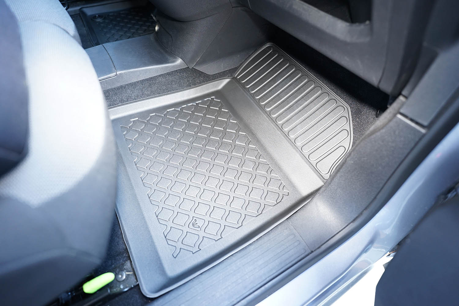 Car mats suitable for Peugeot e-Rifter 2023-present Guardliner PE/TPE rubber (PEU3RIFM-G) (3)