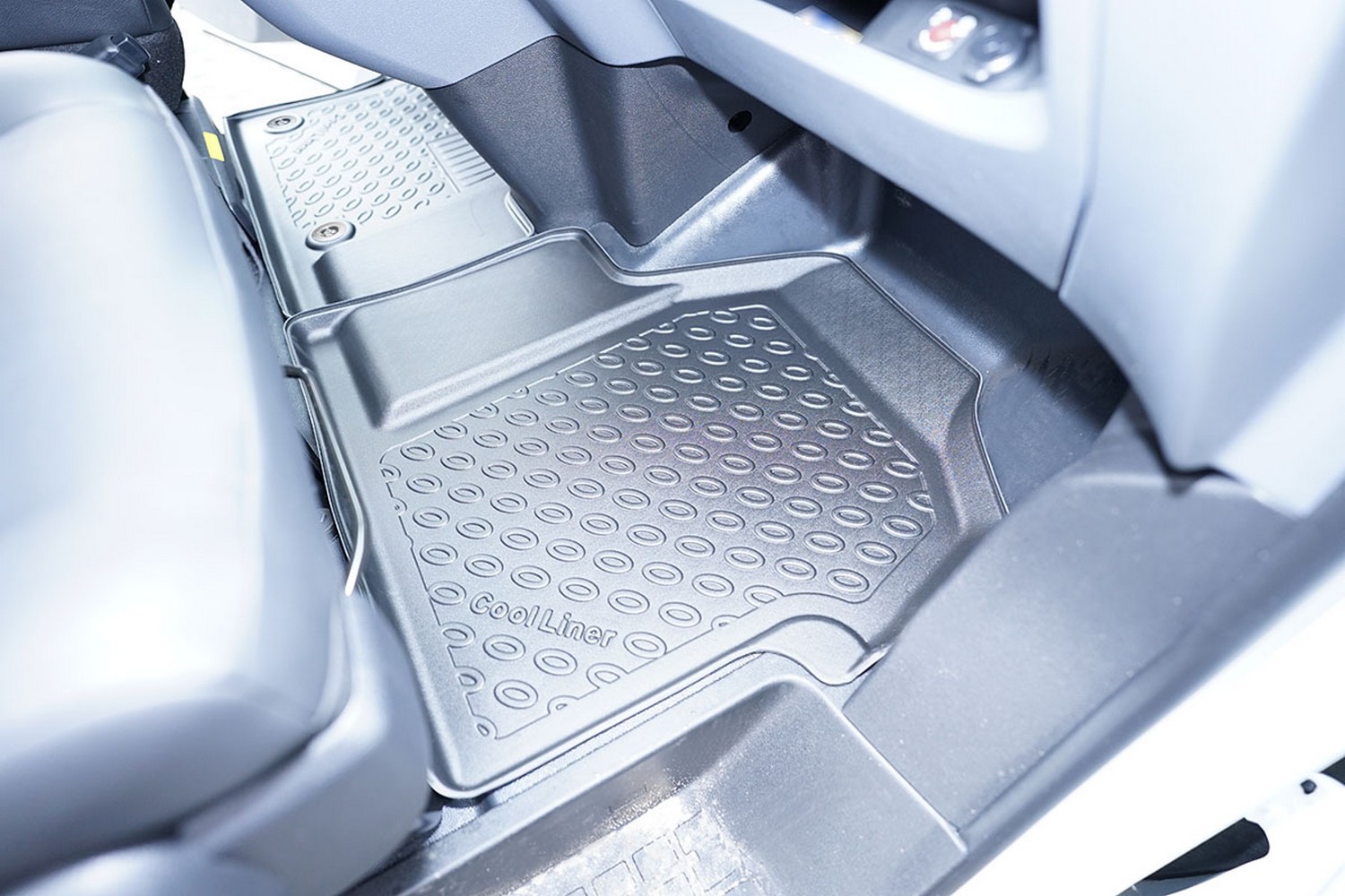 Car mats suitable for Peugeot Expert III 2016-present Cool Liner PE/TPE rubber (PEU4EXFM-C) (3) Car mats suitable for Peugeot Expert III 2016-present Cool Liner PE/TPE rubber (PEU4EXFM-C) (3)