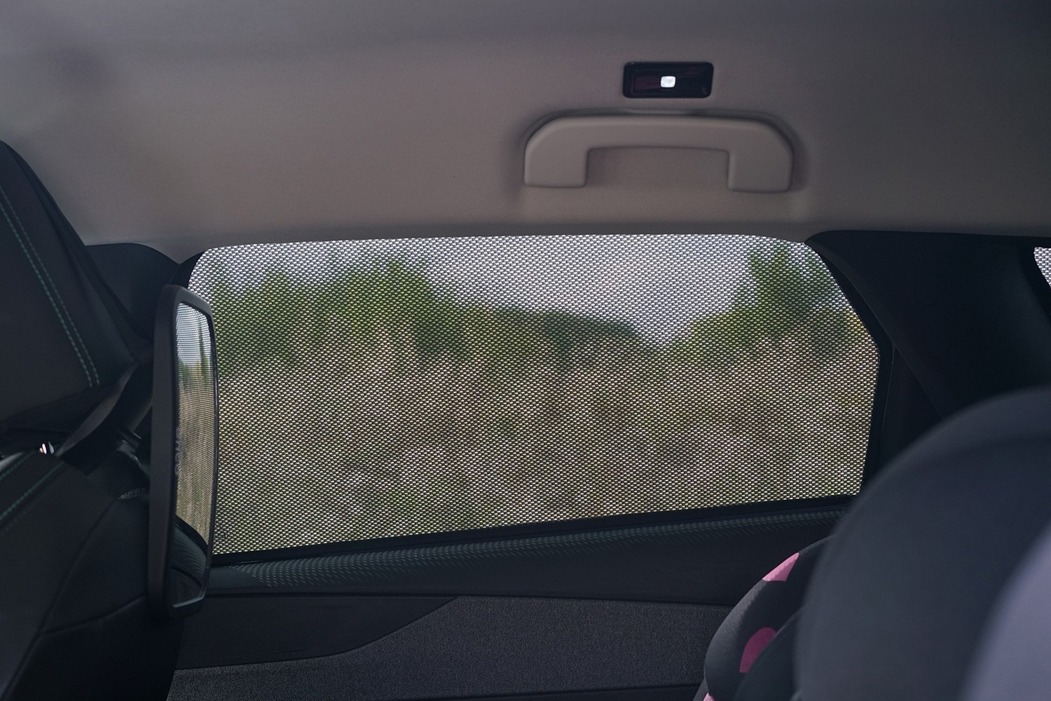 Sun shades suitable for Peugeot 308 III SW 2021-present wagon Car Shades - rear side doors (PEU538CS-RD) (3) Sun shades suitable for Peugeot 308 III SW 2021-present wagon Car Shades - rear side doors (PEU538CS-RD) (3)