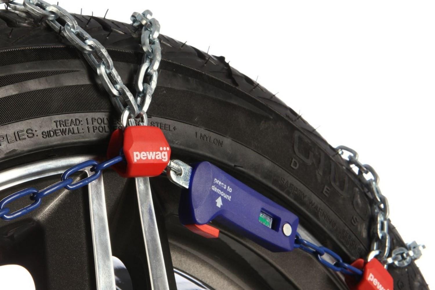 https://www.carparts-expert.com/images/stories/virtuemart/product/pewag-snox-pro-snow-chain-set-7.jpg