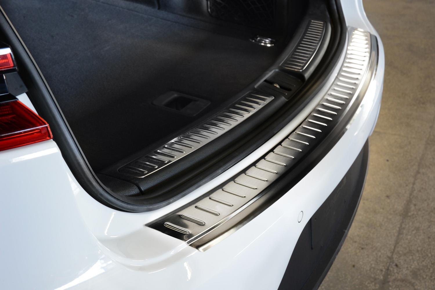Porsche Macan (95B) 2014-> rear bumper protector stainless steel (POR1MABP) (1)