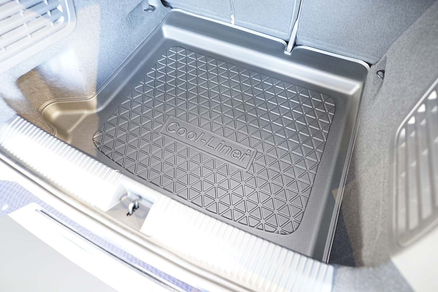 Boot mat suitable for Renault Sc&eacute;nic E-Tech 2024-present Cool Liner anti slip PE/TPE rubber (REN10SCTM-C) (3)