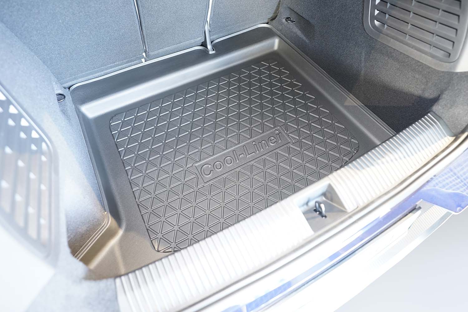 Boot mat suitable for Renault Sc&eacute;nic E-Tech 2024-present Cool Liner anti slip PE/TPE rubber (REN10SCTM-C) (4)