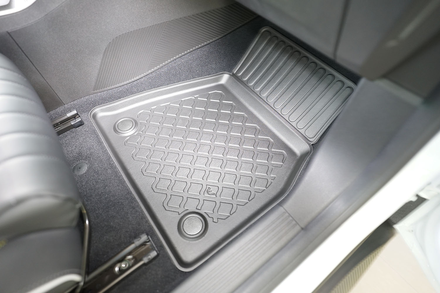 Car mats suitable for Renault 5 E-Tech 2024-present 5-door hatchback Guardliner PE/TPE rubber (REN15FM-G) (3)