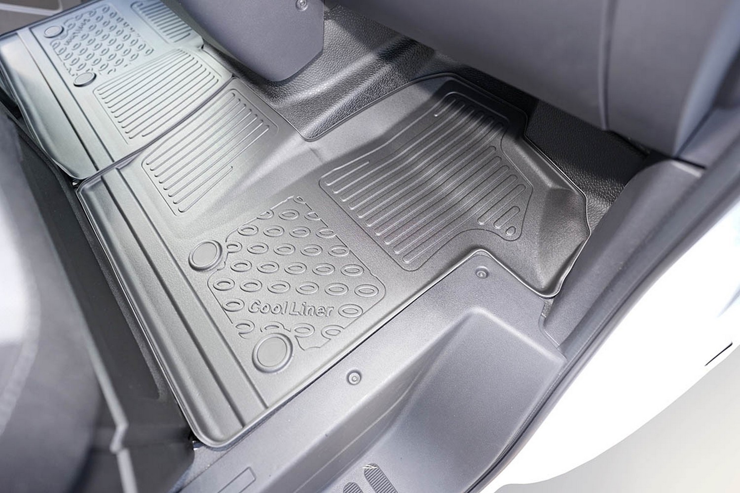 Car mats suitable for Renault Master III 2010-2024 Cool Liner PE/TPE rubber (REN1MAFM-C) (3) Car mats suitable for Renault Master III 2010-2024 Cool Liner PE/TPE rubber (REN1MAFM-C) (3)