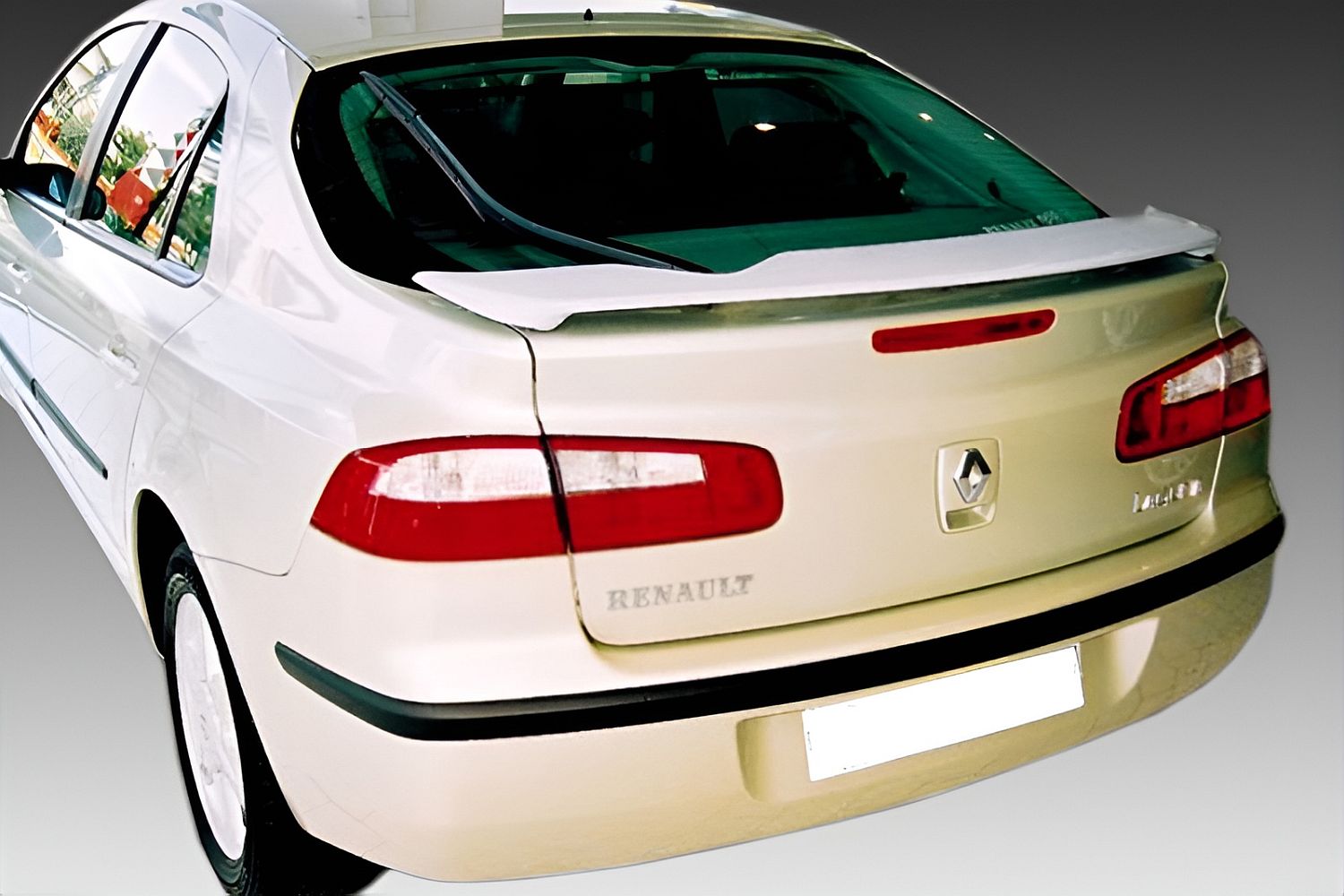 Kofferspoiler geschikt voor Renault Laguna II 2000-2007 4-deurs sedan Kofferspoiler geschikt voor Renault Laguna II 2000-2007 4-deurs sedan
