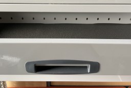 Plastic handle for drawer (1)