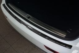 Audi Q5 (FY) 2017-> rear bumper protector carbon / Ladekantenschutz Carbon / achter bumperbeschermer carbon / protection de seuil de coffre carbone (AUD21Q5BP)