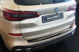 BMW X5 (G05) 2018-> rear bumper protector stainless steel black / Ladekantenschutz Edelstahl schwarz / achter bumperbeschermer RVS zwart / protection de seuil de coffre acier inox noir (BMW7X5BP)