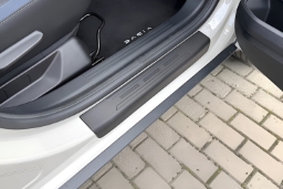 Door sill plates suitable for Dacia Duster III 2024-present PU 2 pieces (DAC2DUPU) (1)