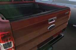 Rear tailgate edge protector Ford Ranger III 2012-2022 stainless steel anthracite (FOR2RAEP) (1)