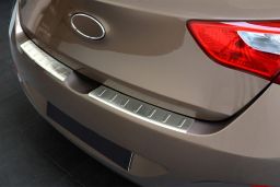 Hyundai i30 (GD) 2012-2016 5-door hatchback rear bumper protector stainless steel (HYU7I3BP) (1)