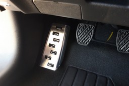 Foot rest trim suitable for Nissan Juke (F15) 2010-2019   stainless steel brushed (NIS1JUFA) (1)