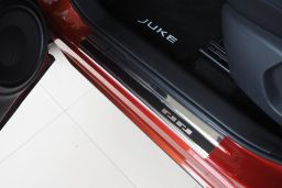Door sill plates Nissan Juke (F16) 2019-present stainless steel - carbon foil (NIS4JUEA) (1)