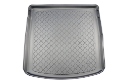 Boot mat suitable for Seat Leon Sportstourer (KL) 2020-> wagon Guardliner anti slip PE/TPE rubber (SEA5LETM-G) (1)