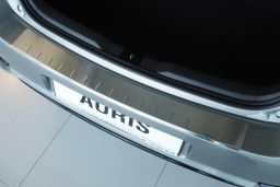 Rear bumper protector Toyota Auris II 2015-2018 5-door hatchback stainless steel (TOY12AUBA) (1)