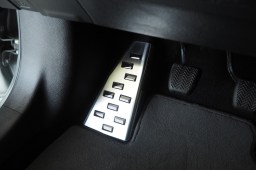 Foot rest trim suitable for Toyota Auris II 2012-2015 5-door hatchback stainless steel brushed (TOY1AUFA) (1)