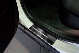 Toyota RAV4 IV (XA40) 2016-present entry guard set black 4 pcs (TOY4R4EG) (2)