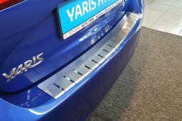 Rear bumper protector Toyota Yaris (XP13) 2014-2017 5-door hatchback stainless steel (TOY5YABA) (1)