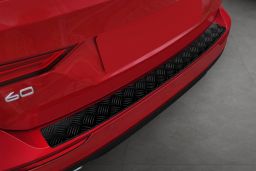 Rear bumper protector Volvo V60 II 2018-> wagon aluminium diamond plate anthracite matt (VOL16V6BP) (1)