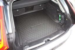 Kofferraummatte mit Ladekantenschutz für Volvo V90 Cross Country ab Bj 09/2016