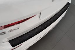 Rear bumper protector Volvo XC60 II 2017-> aluminium diamond plate anthracite matt (VOL23X6BP) (1)