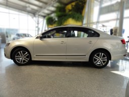 Volkswagen Jetta '10- side protection set