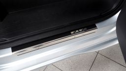 Door sill plates Volkswagen Multivan T7 (ST) 2022-> stainless steel - carbon foil (VW2T7BA) (1)