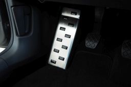 Foot rest trim Volkswagen Golf VII (5G) 2012-2020 5-door hatchback stainless steel (VW3GOFA) (1)