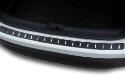 Rear bumper protector Volkswagen Taigo (CS) 2021-> stainless steel - carbon foil (VW5TGBA) (1)