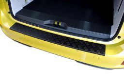 Rear bumper protector Volkswagen ID.Buzz 2022-> aluminium diamond plate matt black (VW6IBBP) (1)