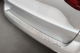 Rear bumper protector Volkswagen Multivan T7 (ST) 2022->   aluminium diamond plate (VW6T7BP) (1)