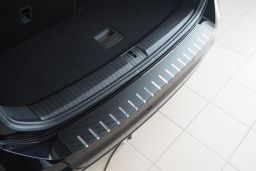 Rear bumper protector Volkswagen Touran (5T) 2015-present stainless steel - carbon foil (VW8TOBA) (1)