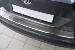 Rear bumper protector Volkswagen Tiguan II 2015->   stainless steel (VW9TIBA) (1)