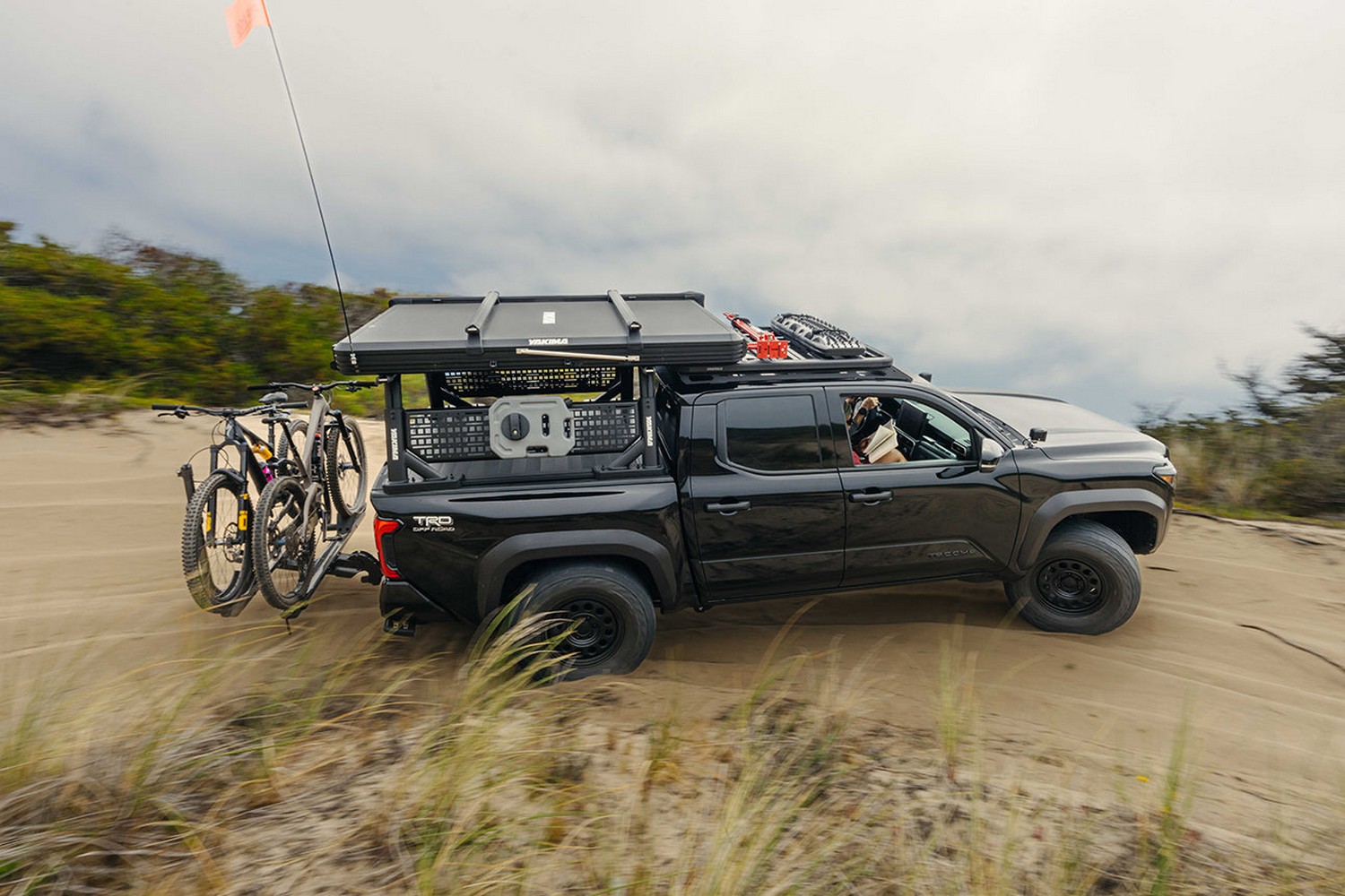 Roof tent Yakima SkyPeak HD (8)