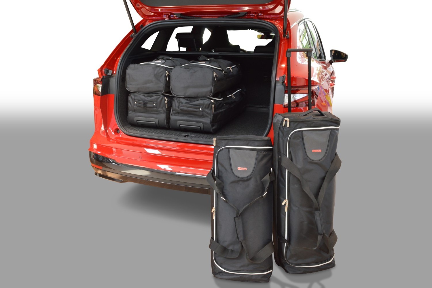 https://www.carparts-expert.com/images/stories/virtuemart/product/s52301s-skoda-enyaq-iv-2020-car-bags-1.jpg