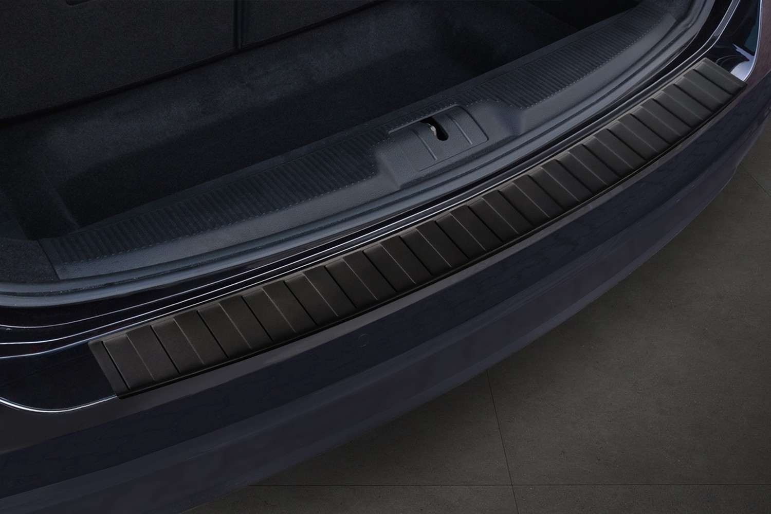 Rear bumper protector Seat Alhambra II (7N) 2010-present stainless steel anthracite matt (4) Rear bumper protector Seat Alhambra II (7N) 2010-present stainless steel anthracite matt (4)