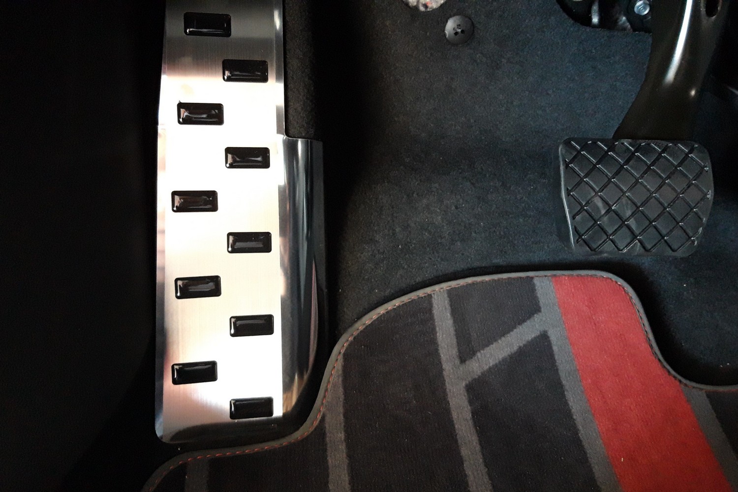 Garniture repose-pied convient à Seat Arona (KJ) 2017-présent acier inox brossé