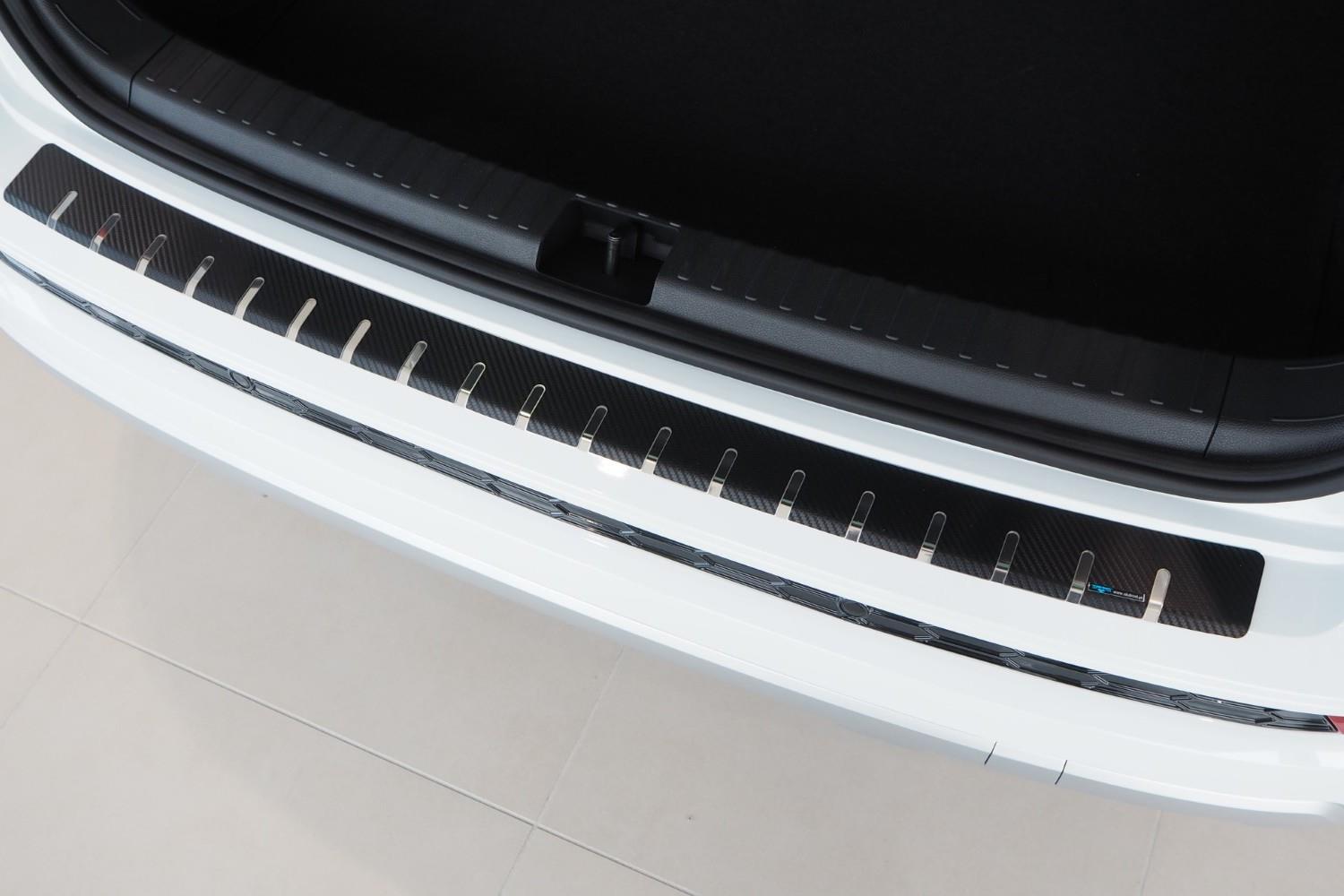Rear bumper protector suitable for Seat Ateca (KH7) 2016-present stainless steel - carbon foil