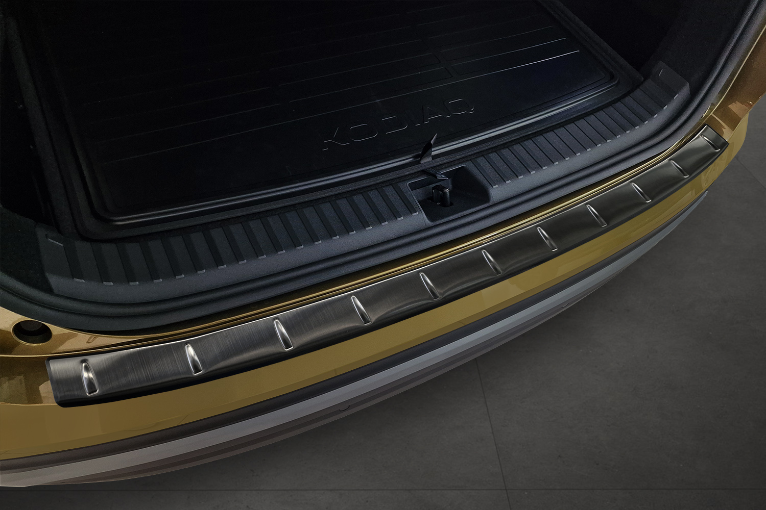Rear bumper protector suitable for Skoda Kodiaq II (PS) 2023-present stainless steel brushed anthracite