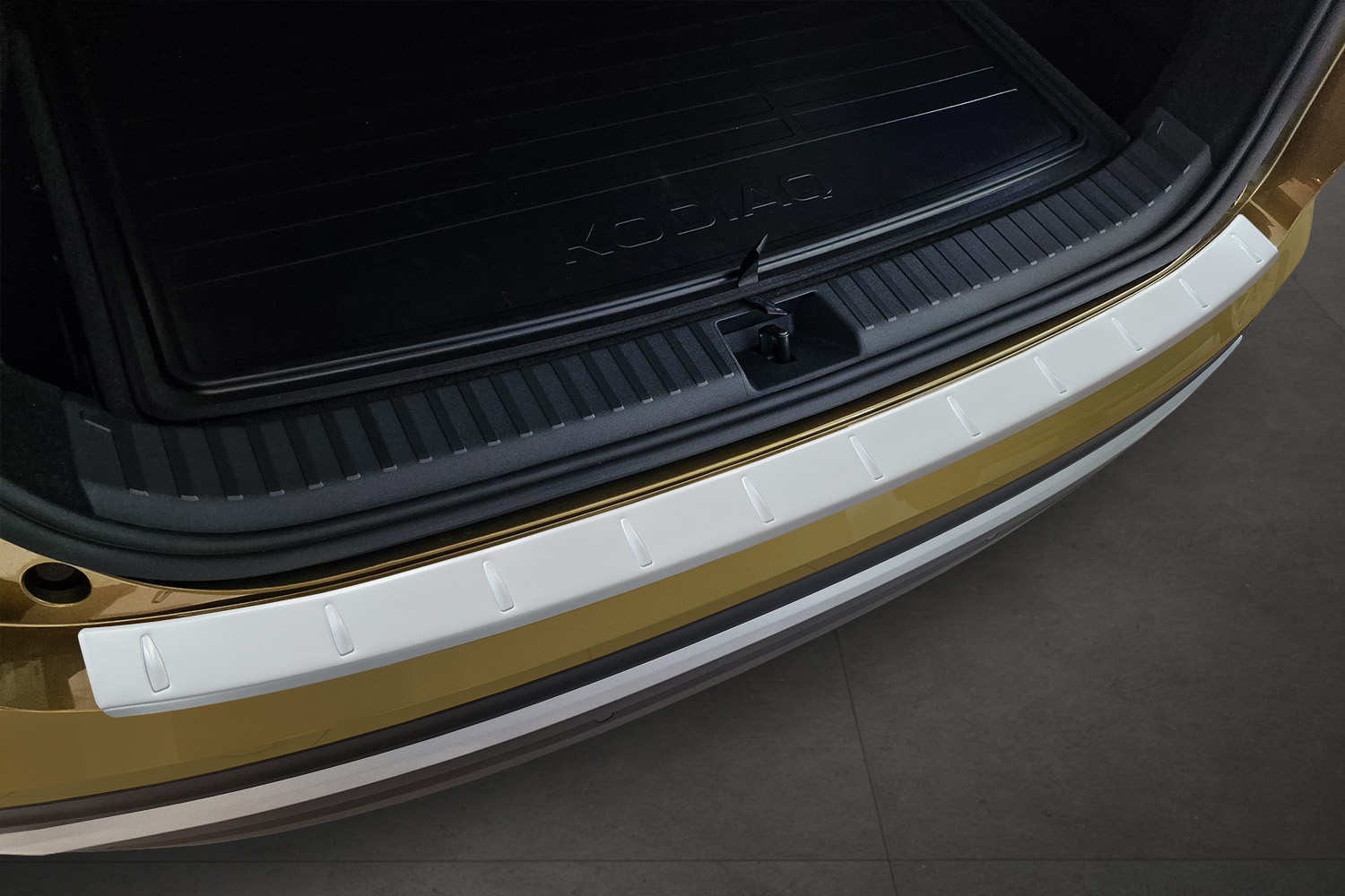 Rear bumper protector suitable for Skoda Kodiaq II (PS) 2023-present stainless steel light grey