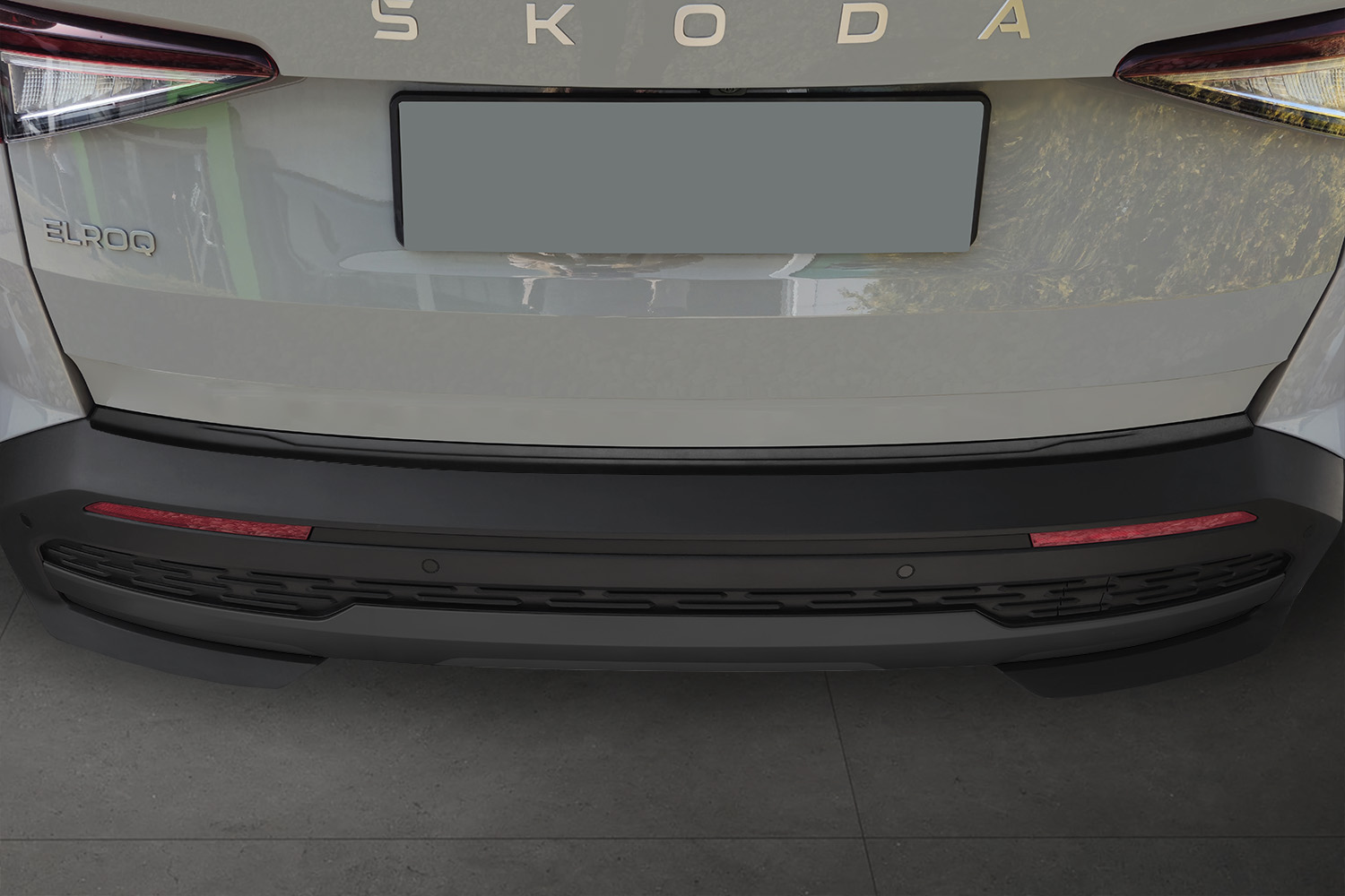 Rear bumper protector suitable for Skoda Elroq 2025-present stainless steel matt black (3) Rear bumper protector suitable for Skoda Elroq 2025-present stainless steel matt black (3)