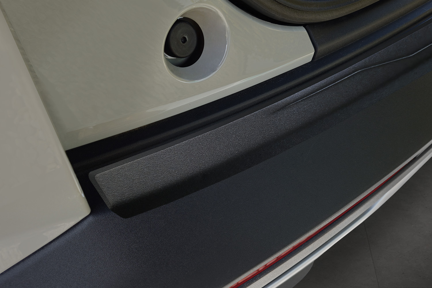 Rear bumper protector suitable for Skoda Elroq 2025-present stainless steel matt black (4) Rear bumper protector suitable for Skoda Elroq 2025-present stainless steel matt black (4)