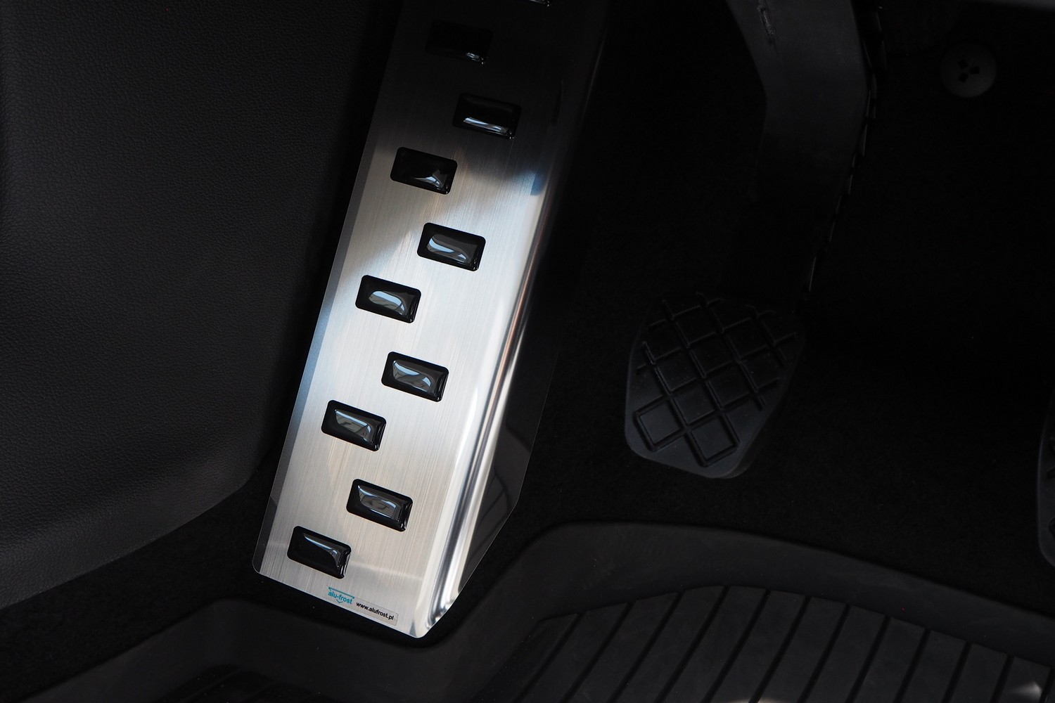 Voetsteunafdekking geschikt voor Skoda Kamiq (NW4) 2019-heden RVS geborsteld Voetsteunafdekking geschikt voor Skoda Kamiq (NW4) 2019-heden RVS geborsteld