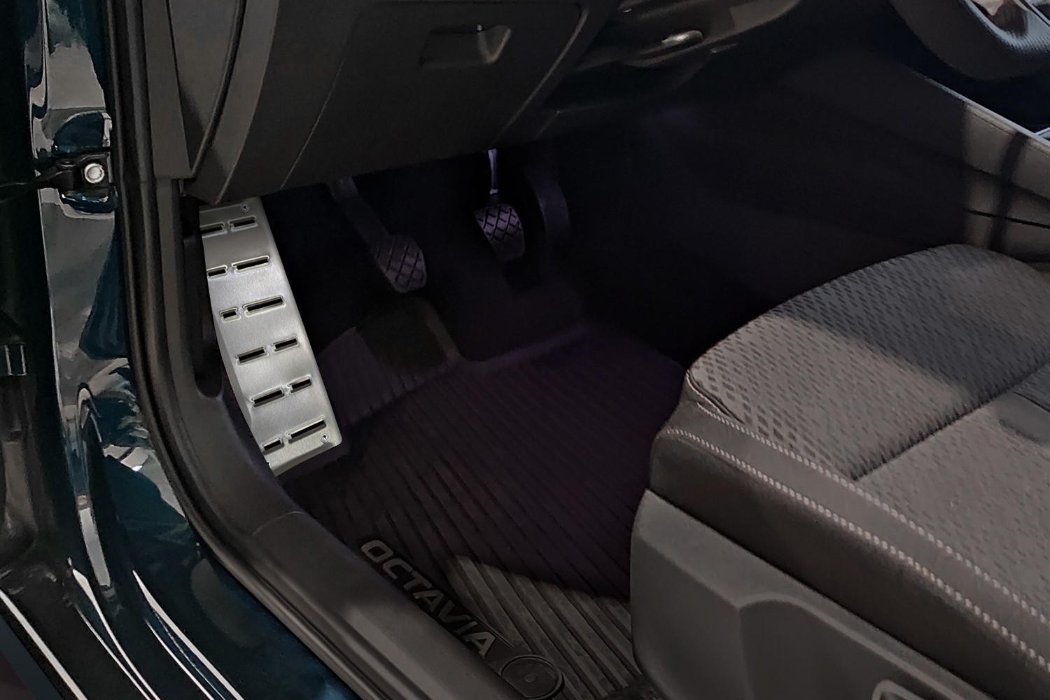 Foot rest trim suitable for Audi Octavia IV (NX) 2020-present 5-door hatchback stainless steel brushed