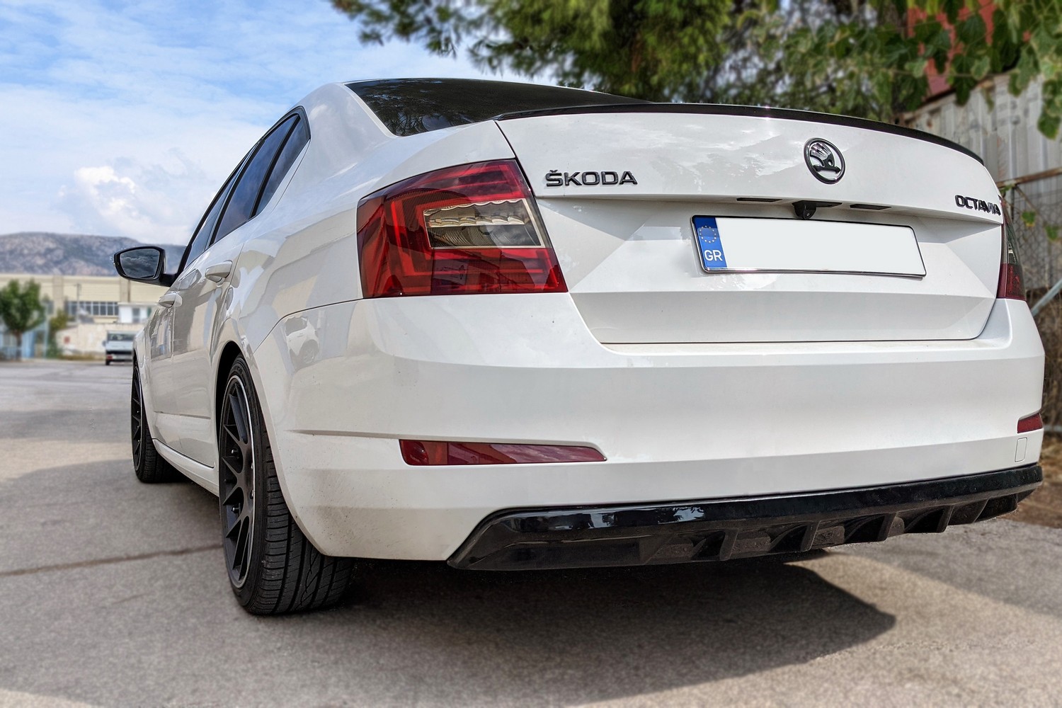 Diffuseur arrière convient à Skoda Octavia III (5E) 2013-2020 5 portes bicorps ABS