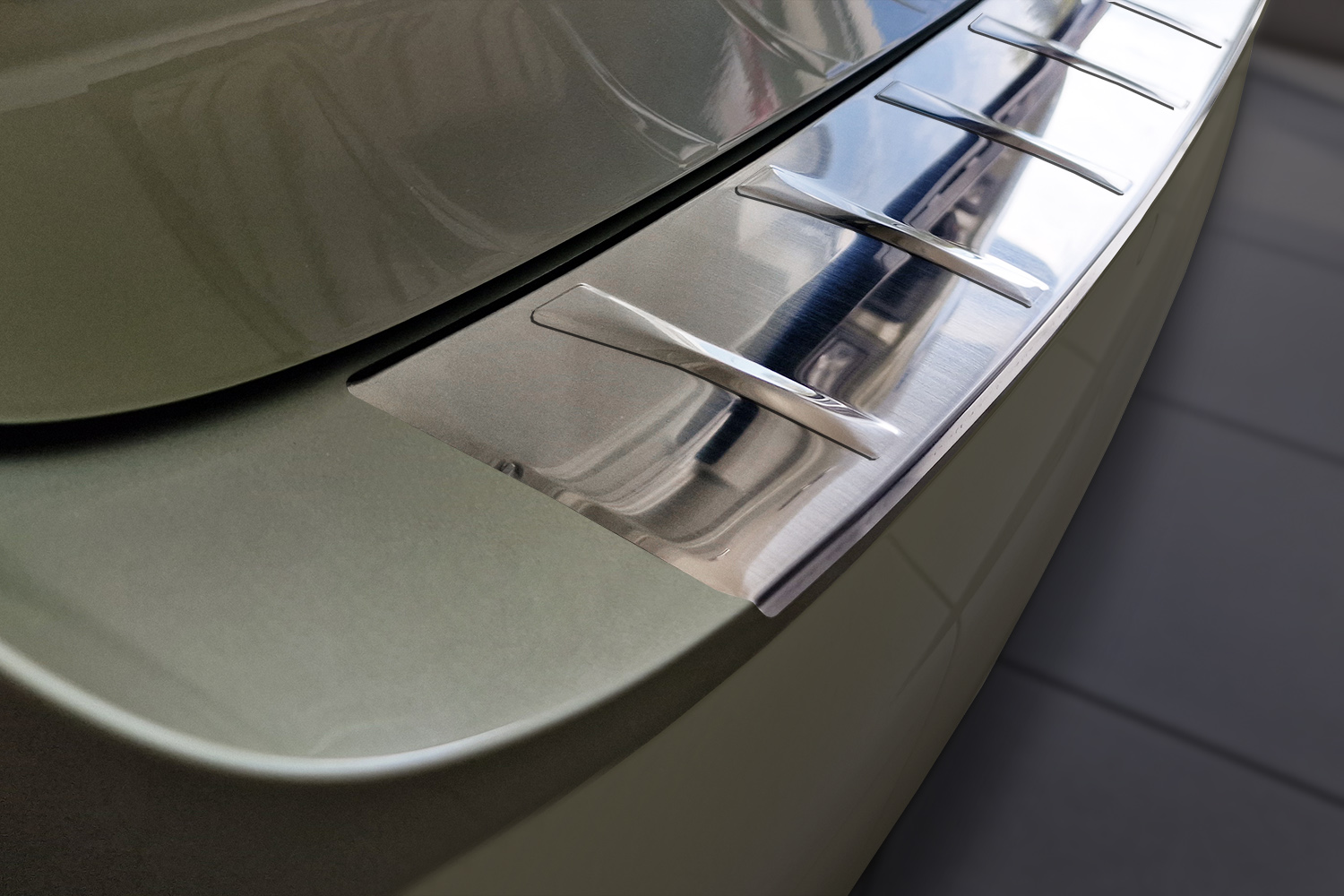Protection de seuil de coffre convient à Skoda Superb IV Combi (B9) 2024-présent break acier inox brossé