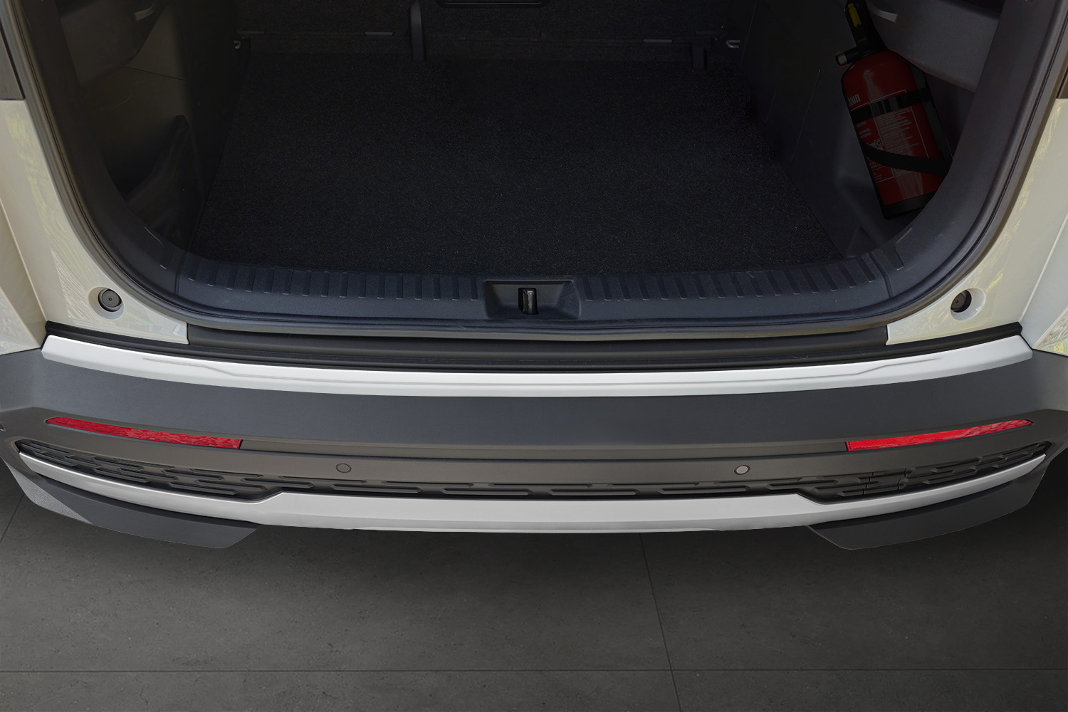 Rear bumper protector suitable for Skoda Elroq 2025-present stainless steel light grey (2) Rear bumper protector suitable for Skoda Elroq 2025-present stainless steel light grey (2)