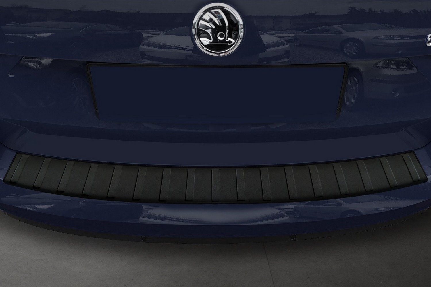 Rear bumper protector suitable for Skoda Octavia III Combi (5E) 2016-2020 wagon stainless steel matt black (2) Rear bumper protector suitable for Skoda Octavia III Combi (5E) 2016-2020 wagon stainless steel matt black (2)