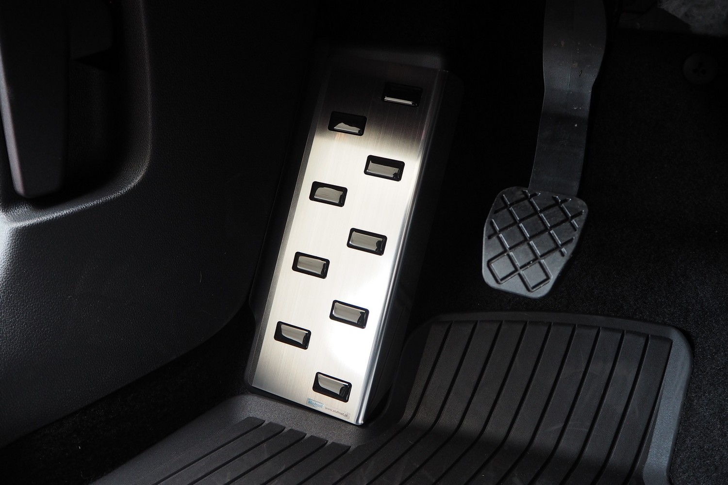 Fußstützenabdeckung passend für Skoda Octavia IV (NX) 2020-heute 5-Türer Schrägheck Edelstahl gebürstet